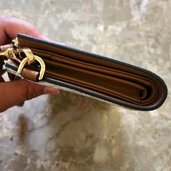 MICHAEL MICHAEL KORSAdele Logo Smartphone Wallet- vanilla/brown color - Picture 4 of 14